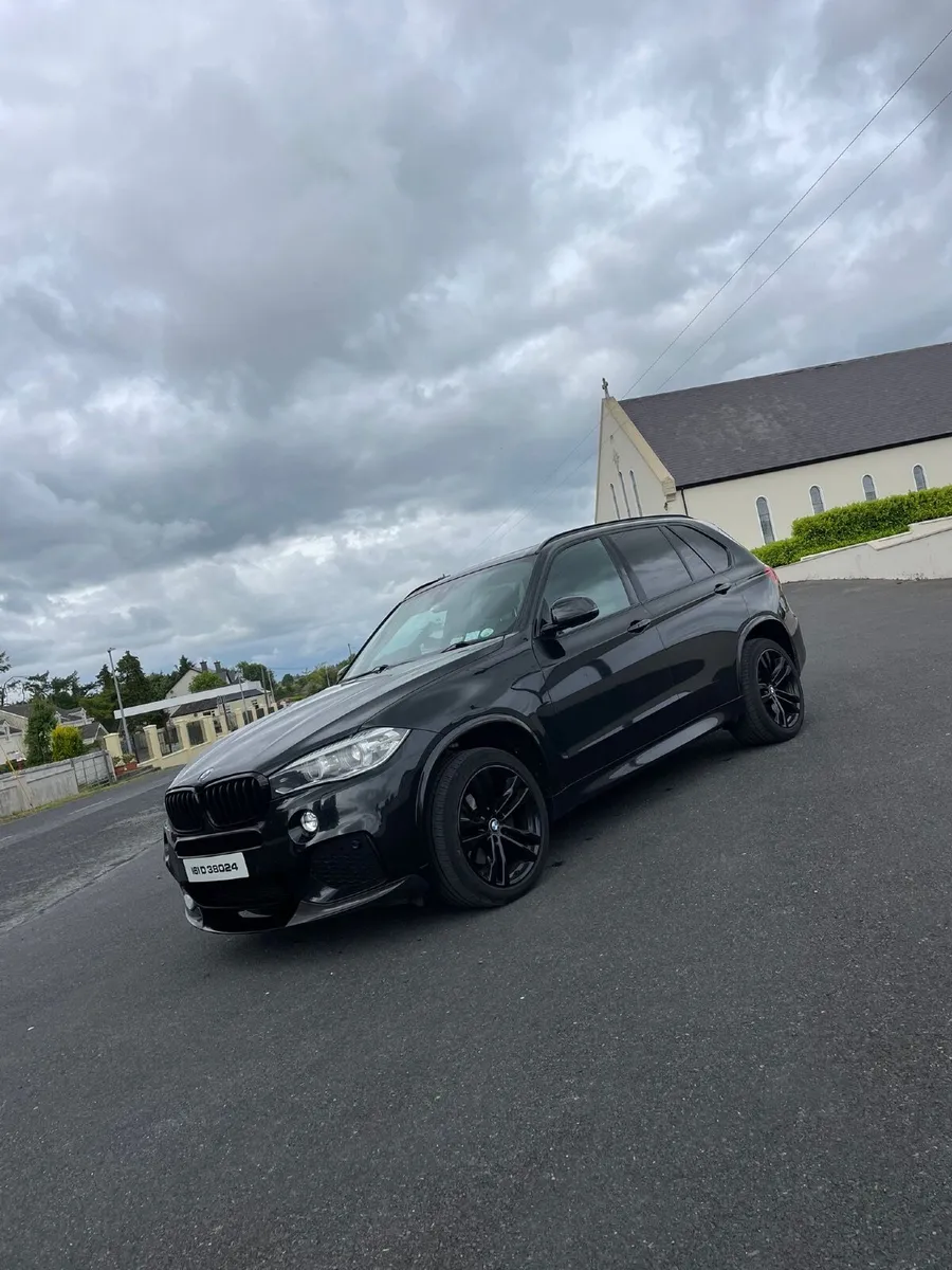 BMW X5 2016 N1 Crew Cab - Image 3