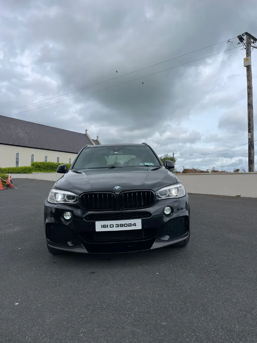 BMW X5 2016 N1 Crew Cab - Image 4