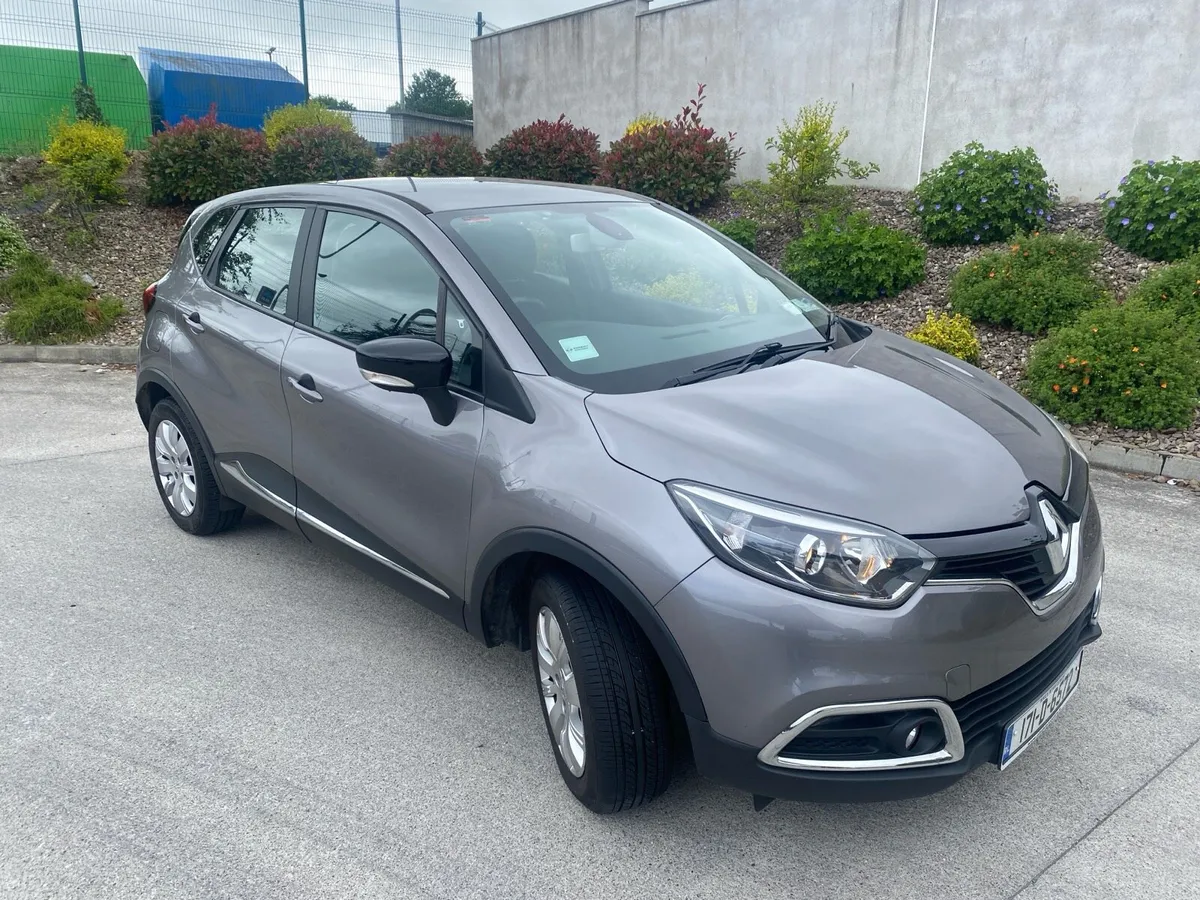 Renault Captur - Image 1