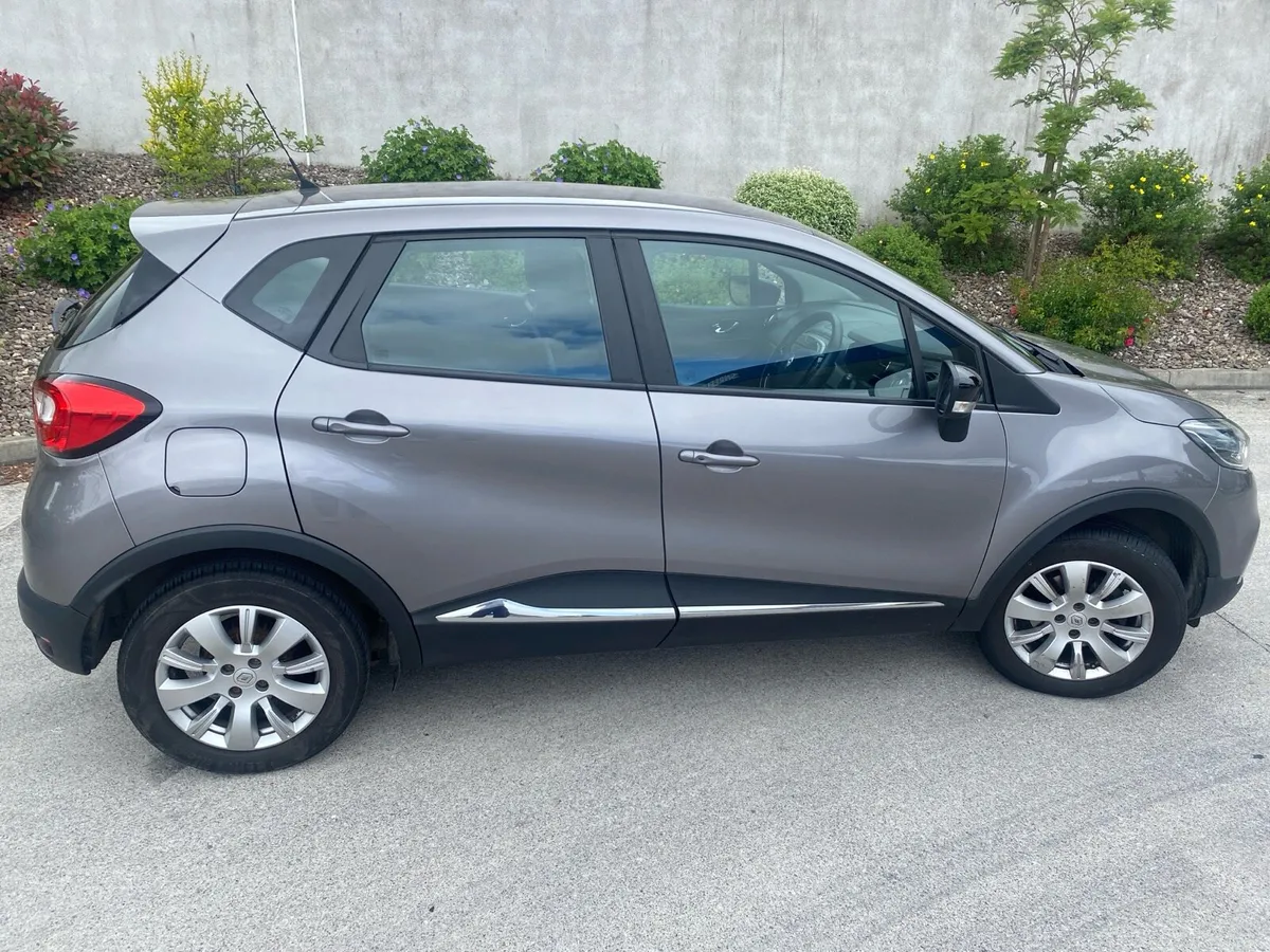 Renault Captur - Image 2