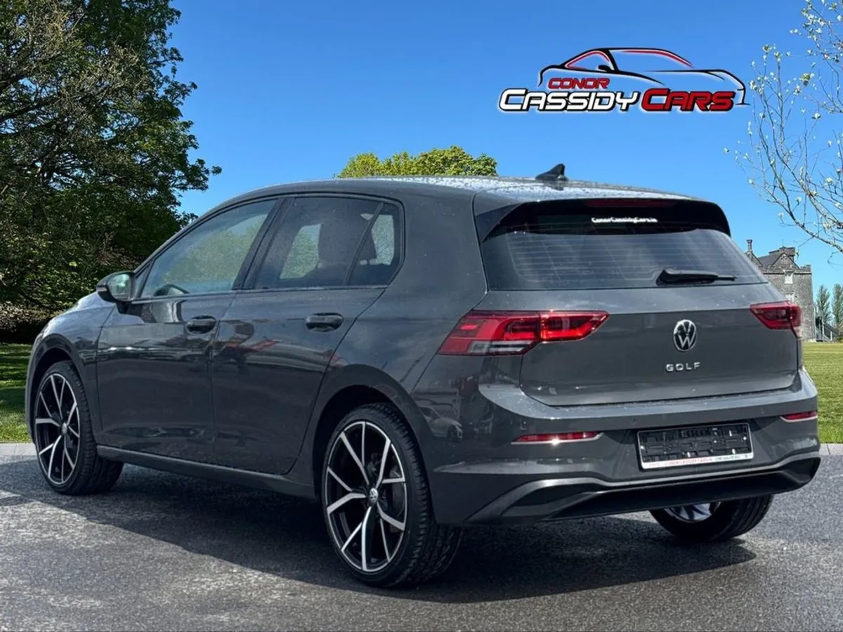 Volkswagen Golf Life TDI  222 Reg - Image 3
