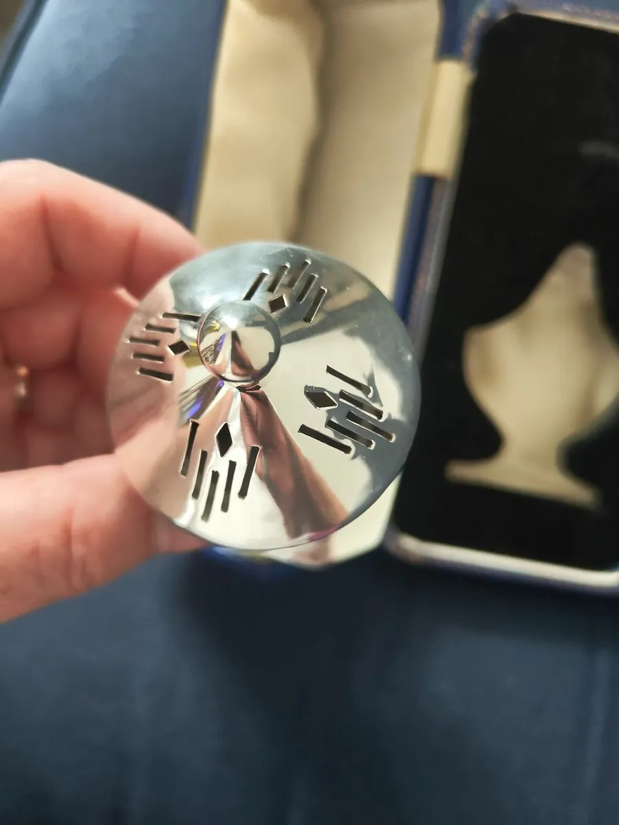 Art deco 1914  sterling silver Sugar Shaker - Image 2
