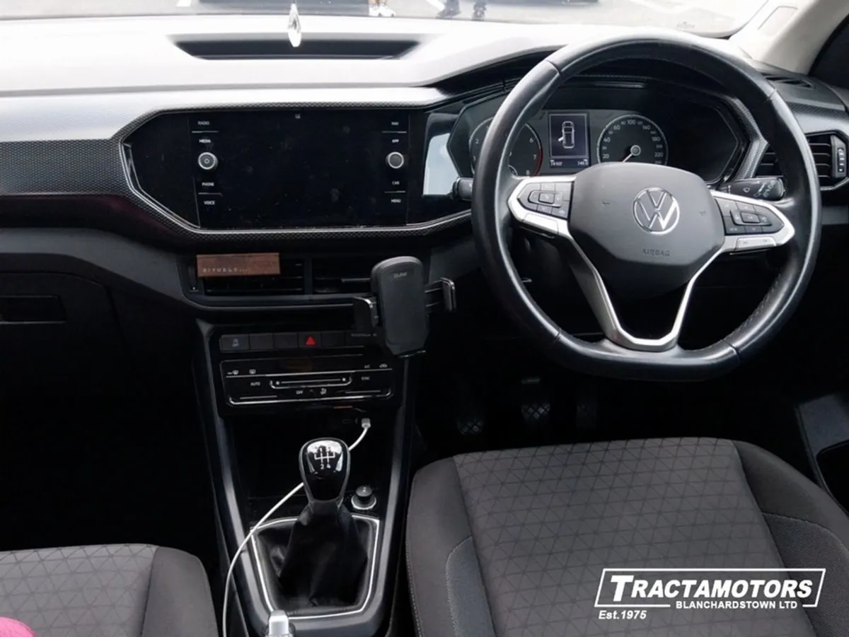 Volkswagen T-Cross Life 1.0 TSI Manual 5speed 95b - Image 2