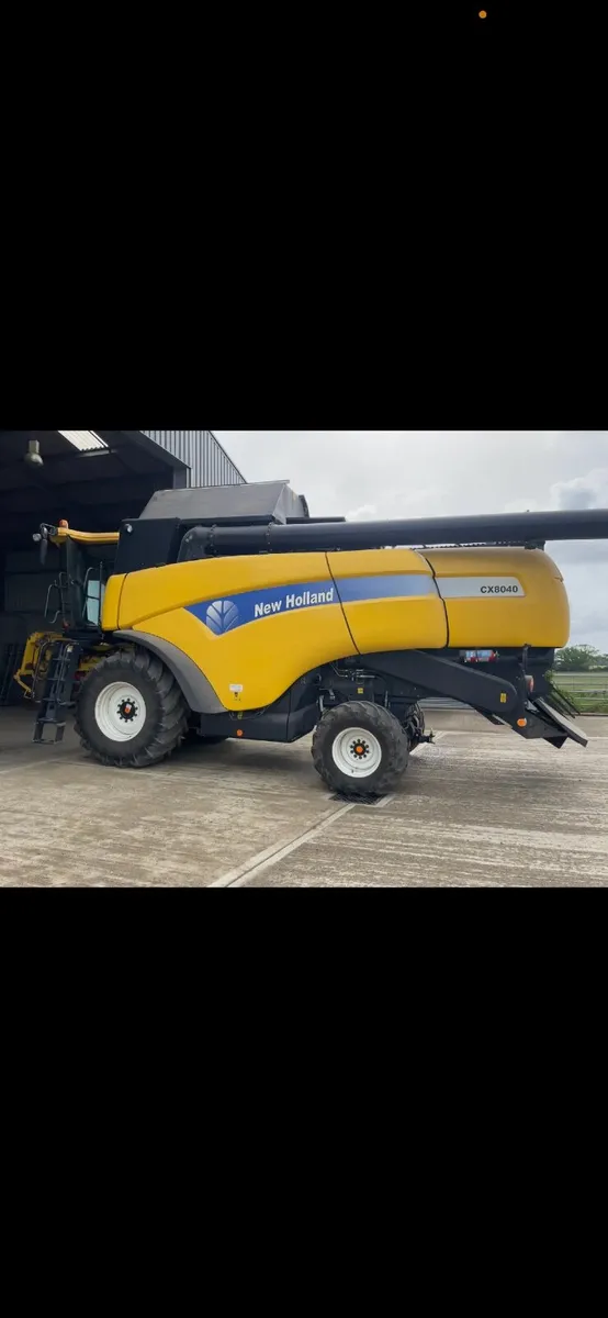 New Holland CX 8040 - Image 1