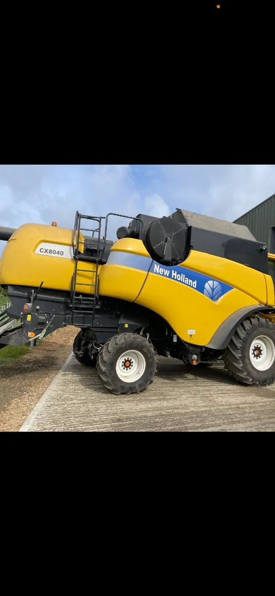 New Holland CX 8040 - Image 2