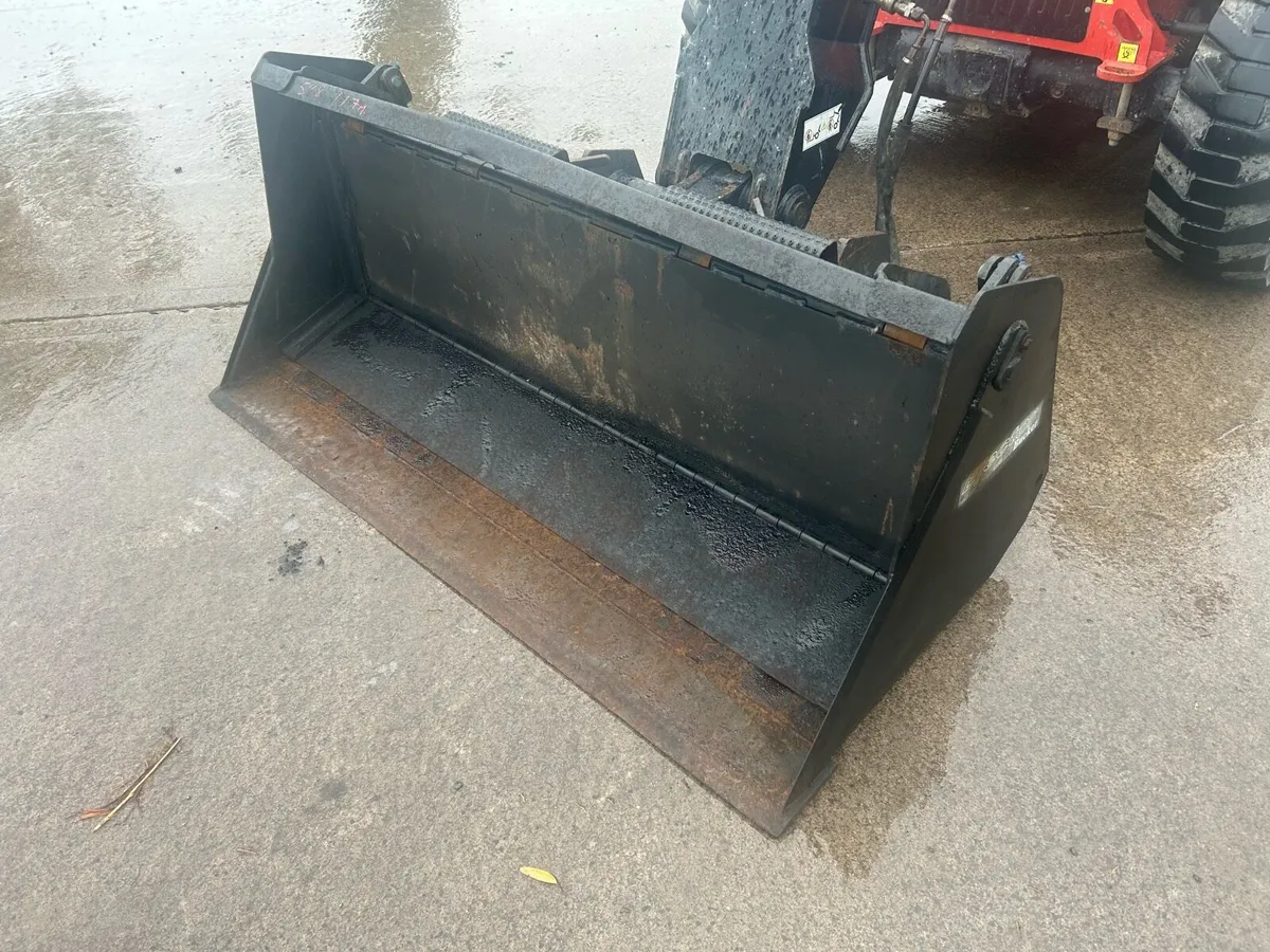 Skid steer ejector bucket - Image 1