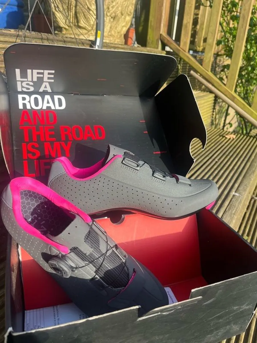 Fizik R5 womans road shoe 6 1/2uk - Image 2