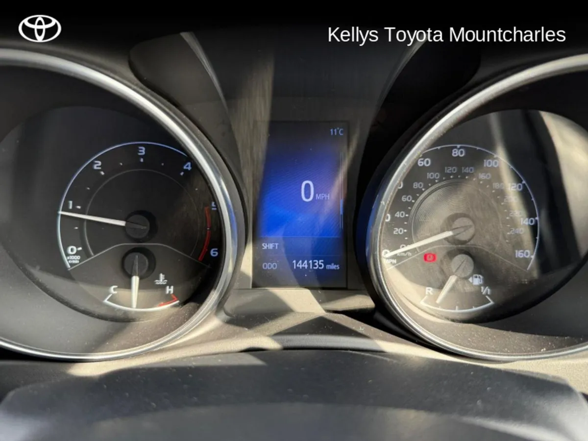 Toyota Auris 1.6 D-4d 110 Business E Edition 5DR - Image 4