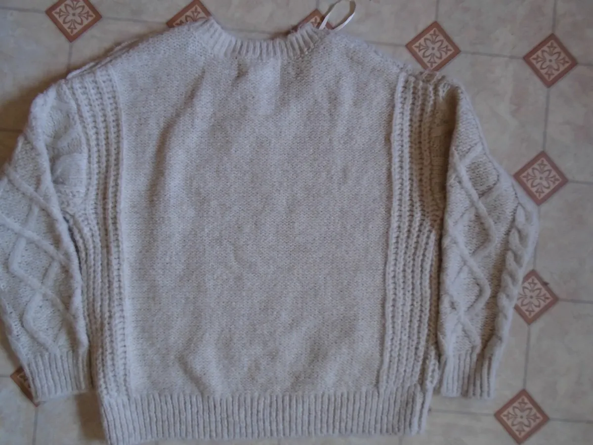 Ladies jumper, Rita Ora, Penneys, Size XS, New - Image 3