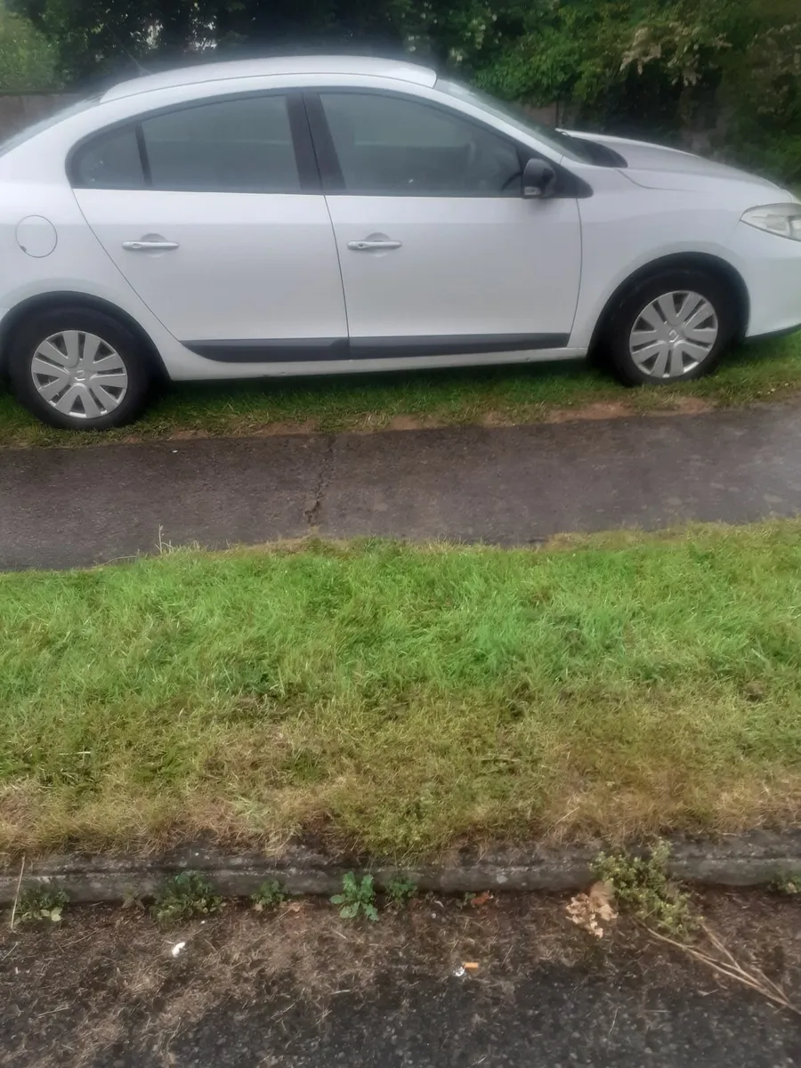 Renault Fluence 2012 - Image 2
