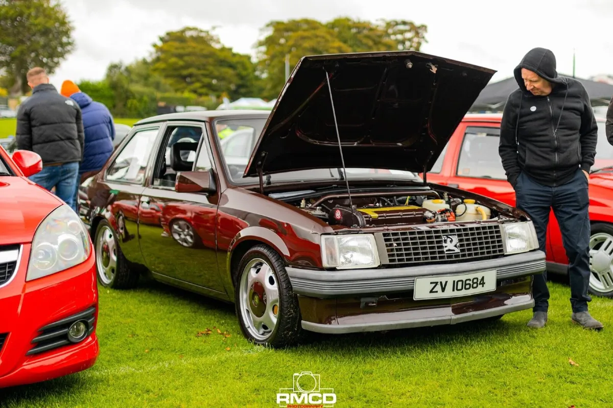 Vauxhall nova saloon 1985 - Image 1