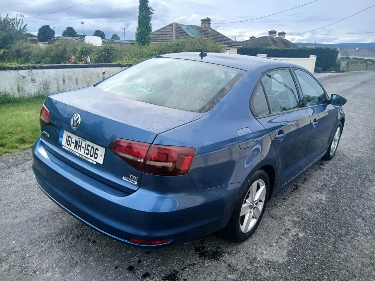 2016 volkswagen jetta - Image 3