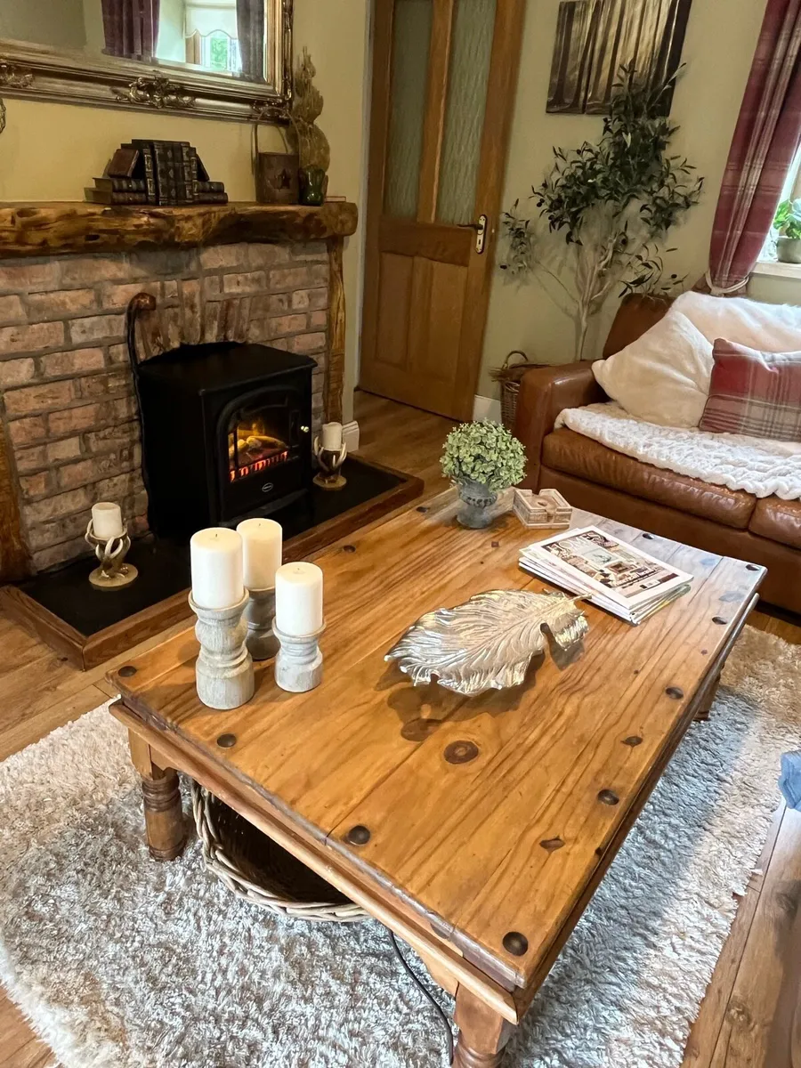 Large coffee table - Image 1
