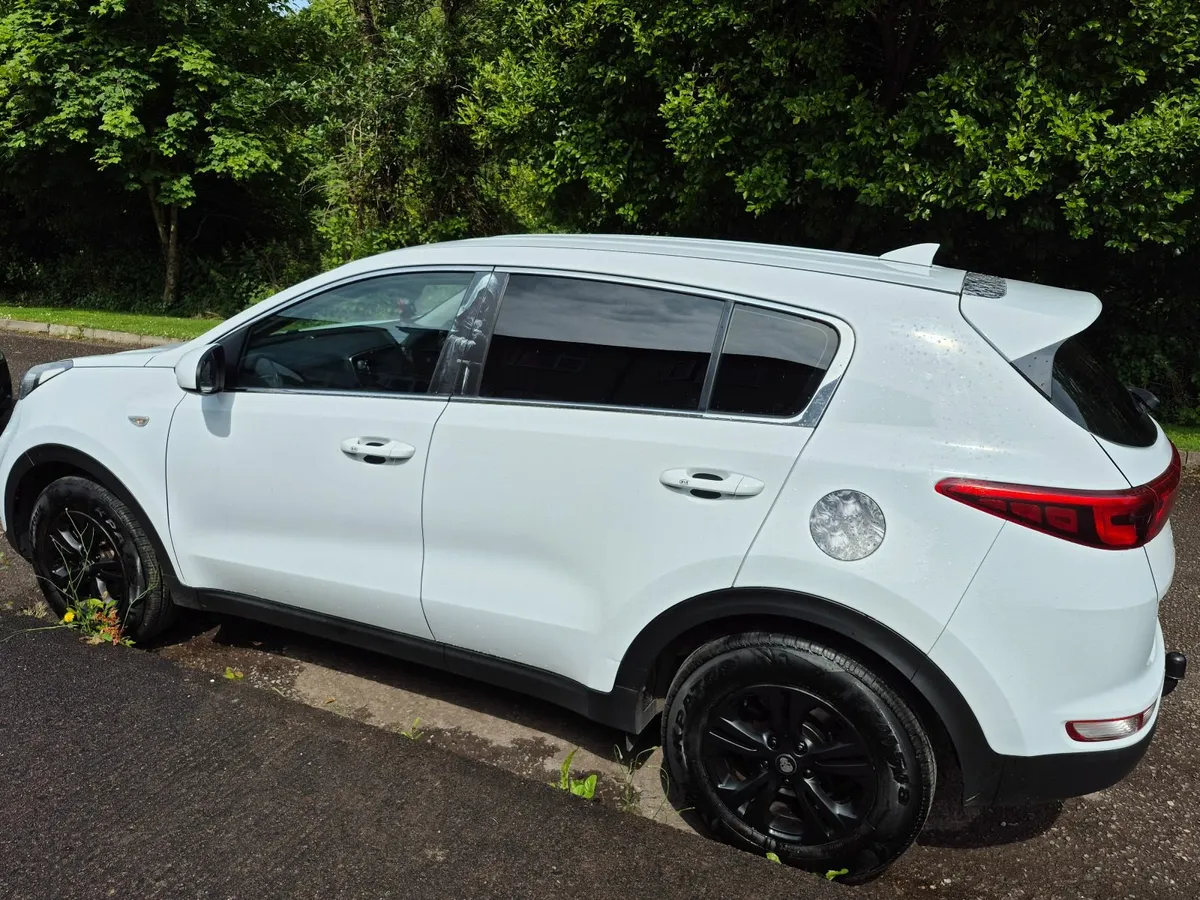 Kia Sportage 2017 - Image 2