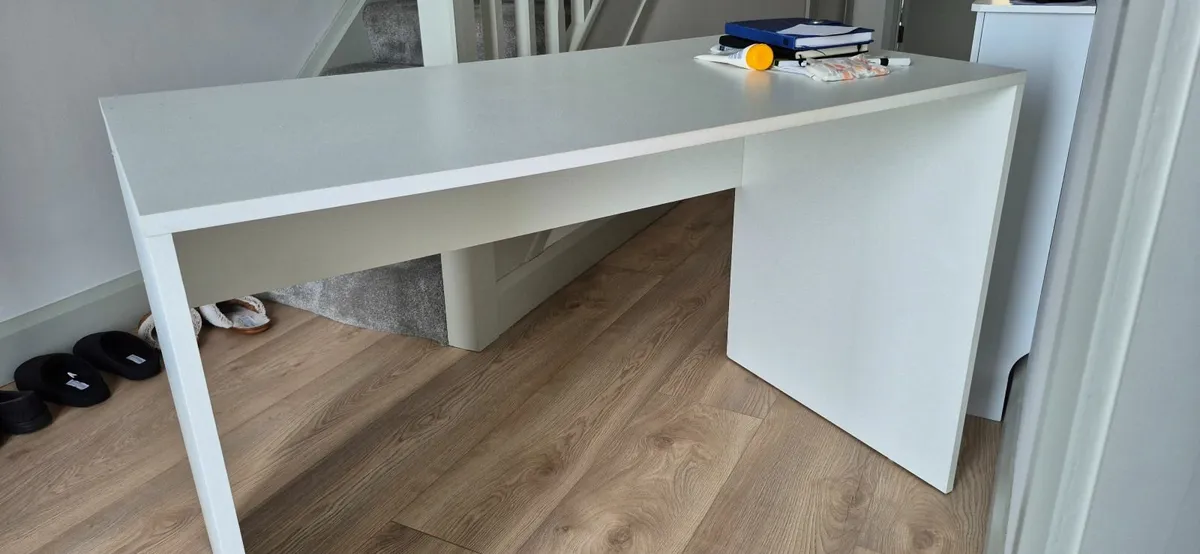 Office desk - Image 1