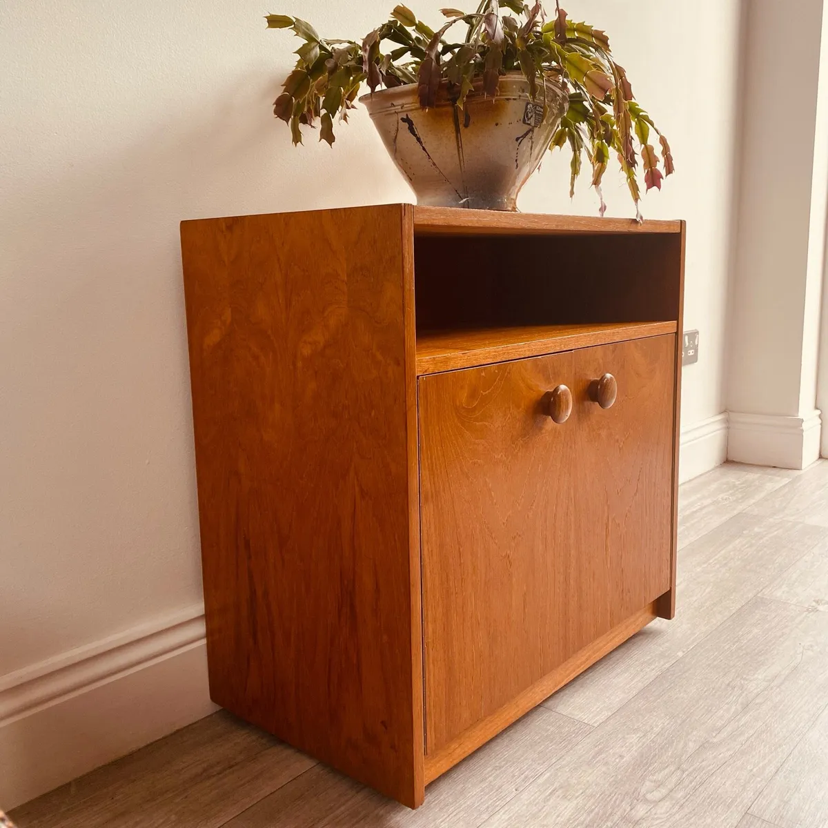 Mid Century Record Cabinet - Image 4
