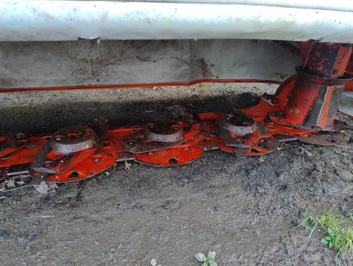 Kuhn Disc Mower - Image 2