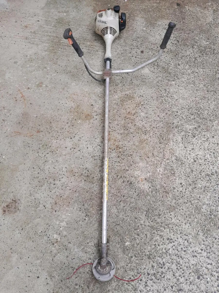 Strimmers for parts or repair - Image 4