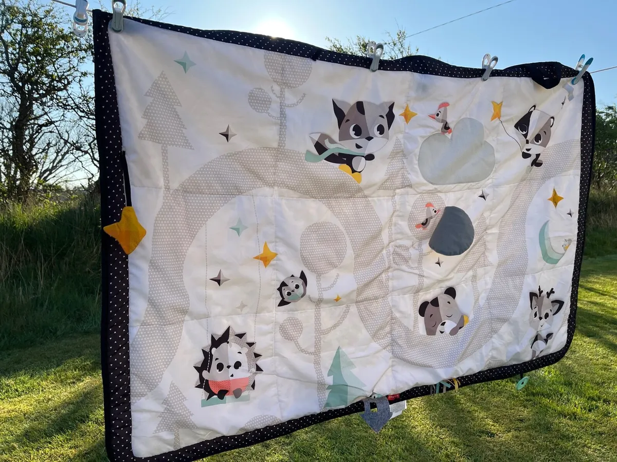 Baby blanket and large floor mat bundle - Image 1
