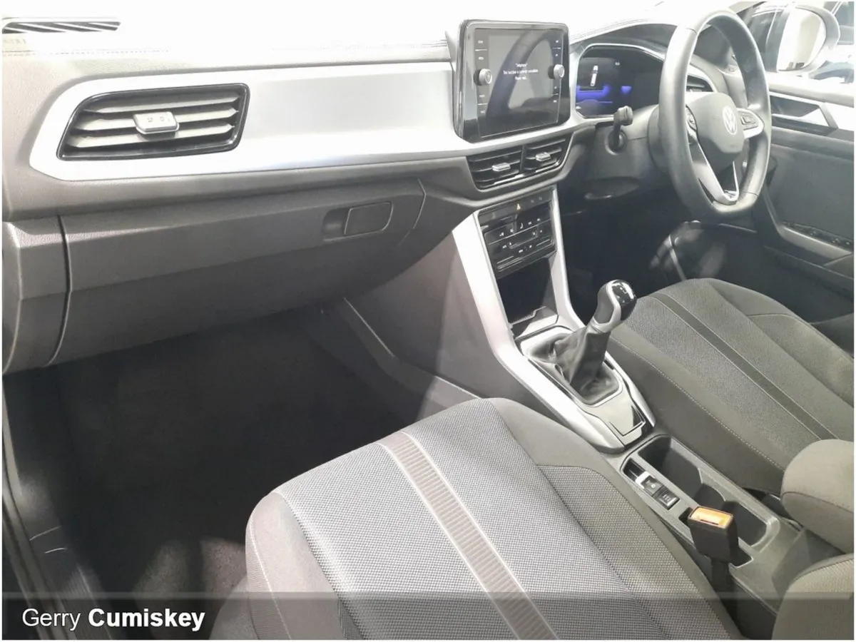 Volkswagen T-Roc Life 1.0 TSi 110bhp - Image 2