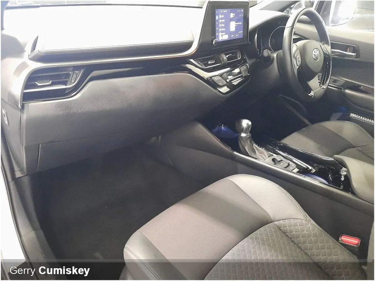 Toyota C-HR 1.8 Hybrid Sport - Image 2