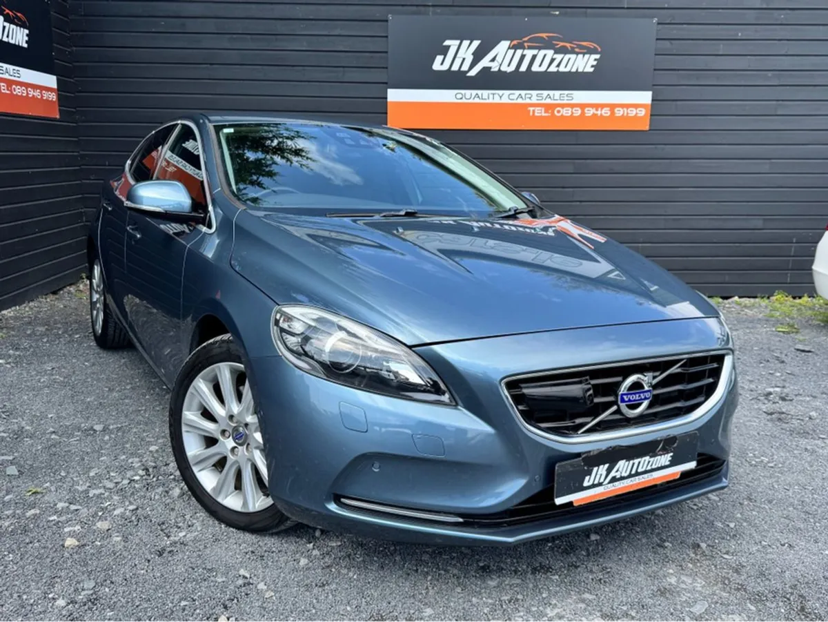 Volvo V40 1.6 T4 SE Auto - Image 1