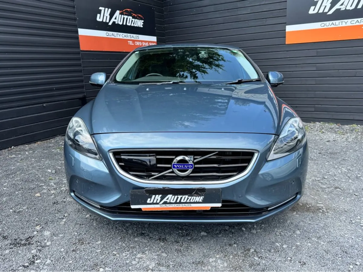 Volvo V40 1.6 T4 SE Auto - Image 2