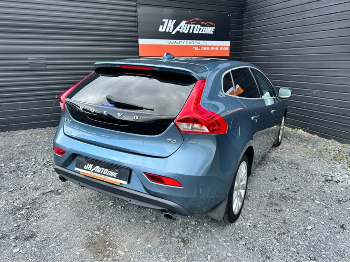 Volvo V40 1.6 T4 SE Auto - Image 4