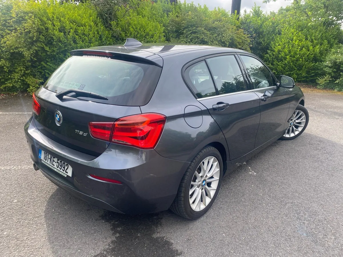 BMW Series 1 - Image 4