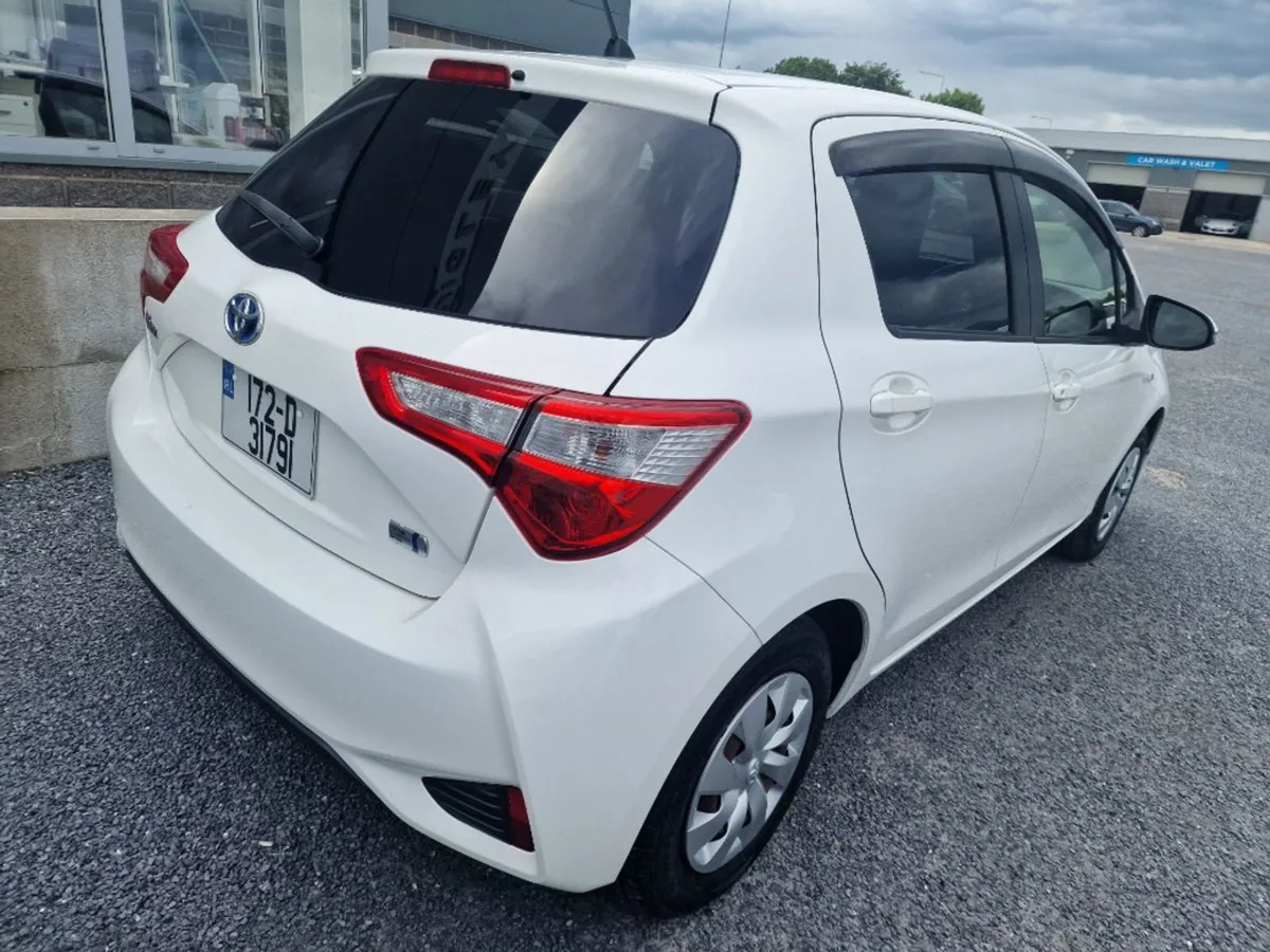 Toyota Yaris Vitz Yaris 130 5DR Auto - Image 3