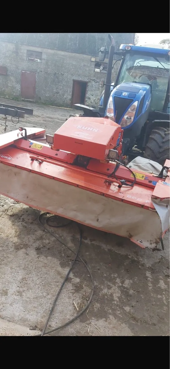 Kuhn front mower - Image 3
