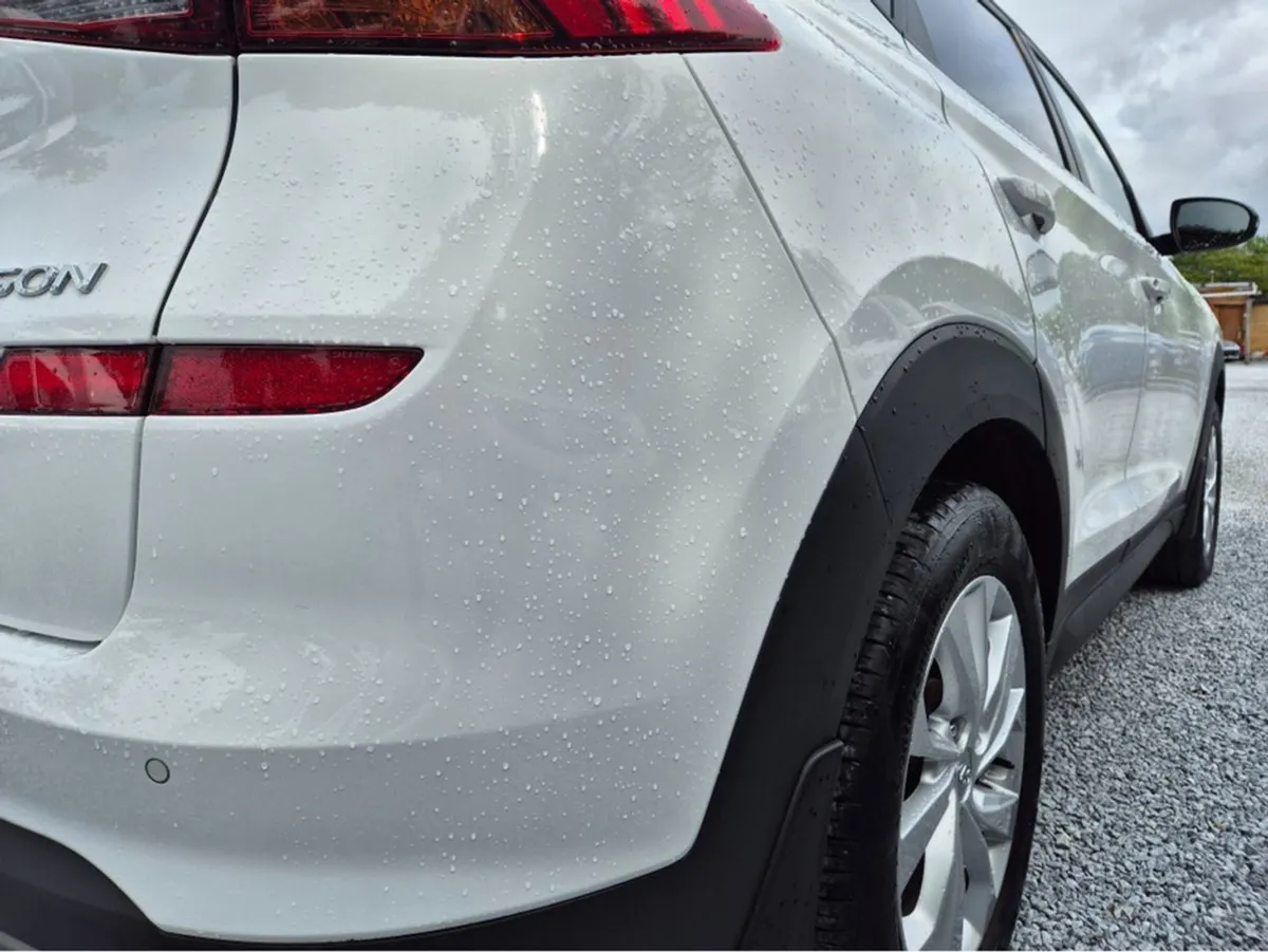 Hyundai Tucson Comfort 5DR  12950 - Image 2