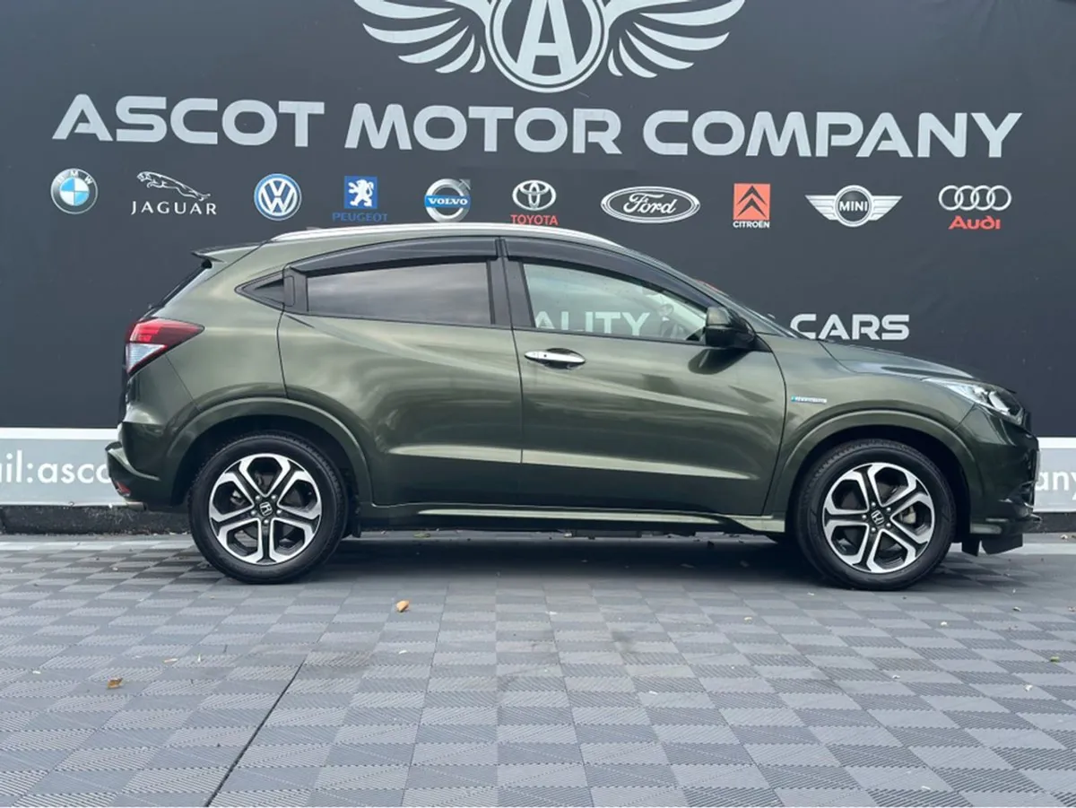 Honda Vezel Automatic - Image 3