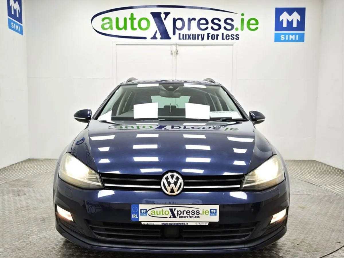 Volkswagen Golf 1.2 TSI Automatic  Reversing Came - Image 3