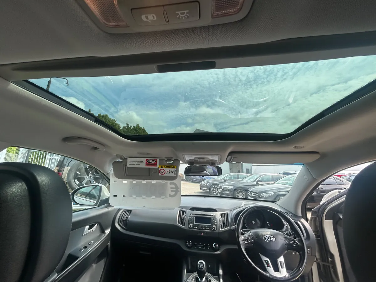 141 KIA SPORTAGE 1.7CDi EX - LOW MILES - HUGE SPEC - Image 4