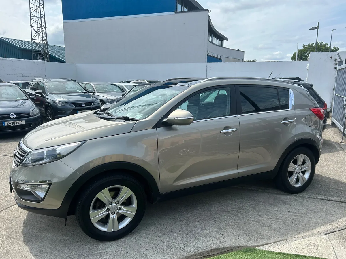 141 KIA SPORTAGE 1.7CDi EX - LOW MILES - HUGE SPEC - Image 3