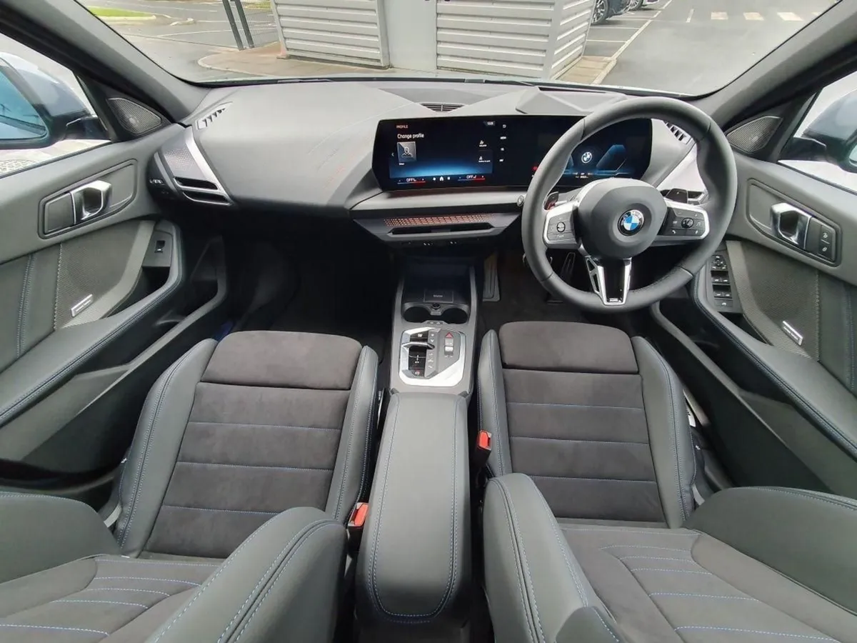 BMW 1 Series 120 Sport Sports Hatch - Image 4