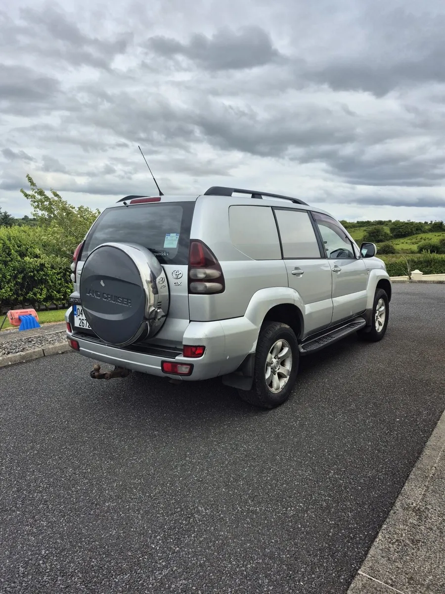 04 Toyota Landcruiser - Image 1
