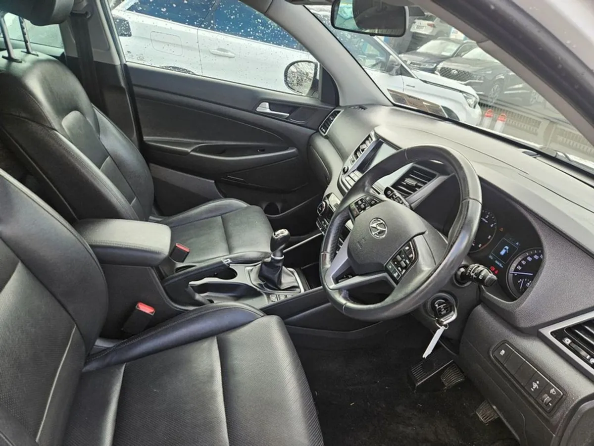 Hyundai Tucson Executive 5DR - Image 3