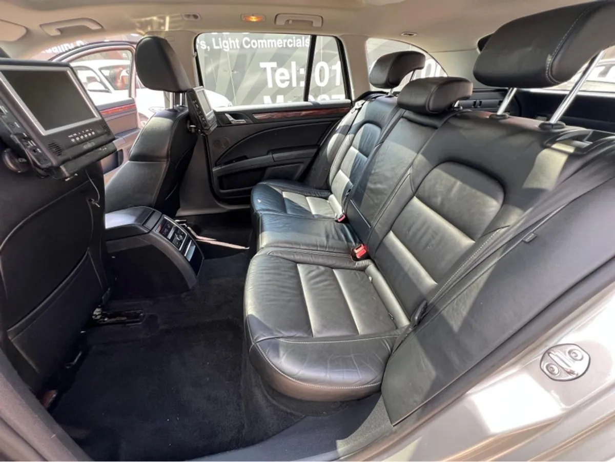 Skoda Superb  limited 4x4//auto//pan Roof//full L - Image 2