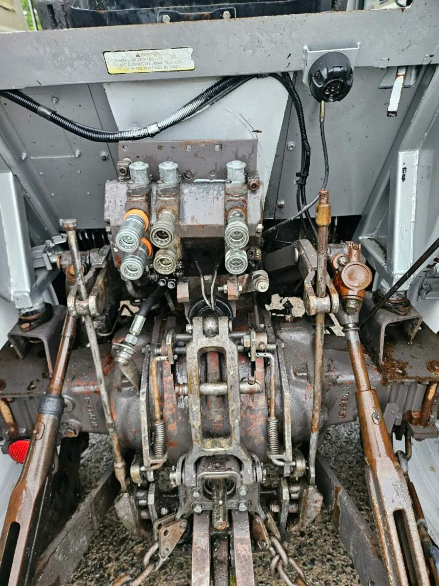 Massey 390t - Image 4