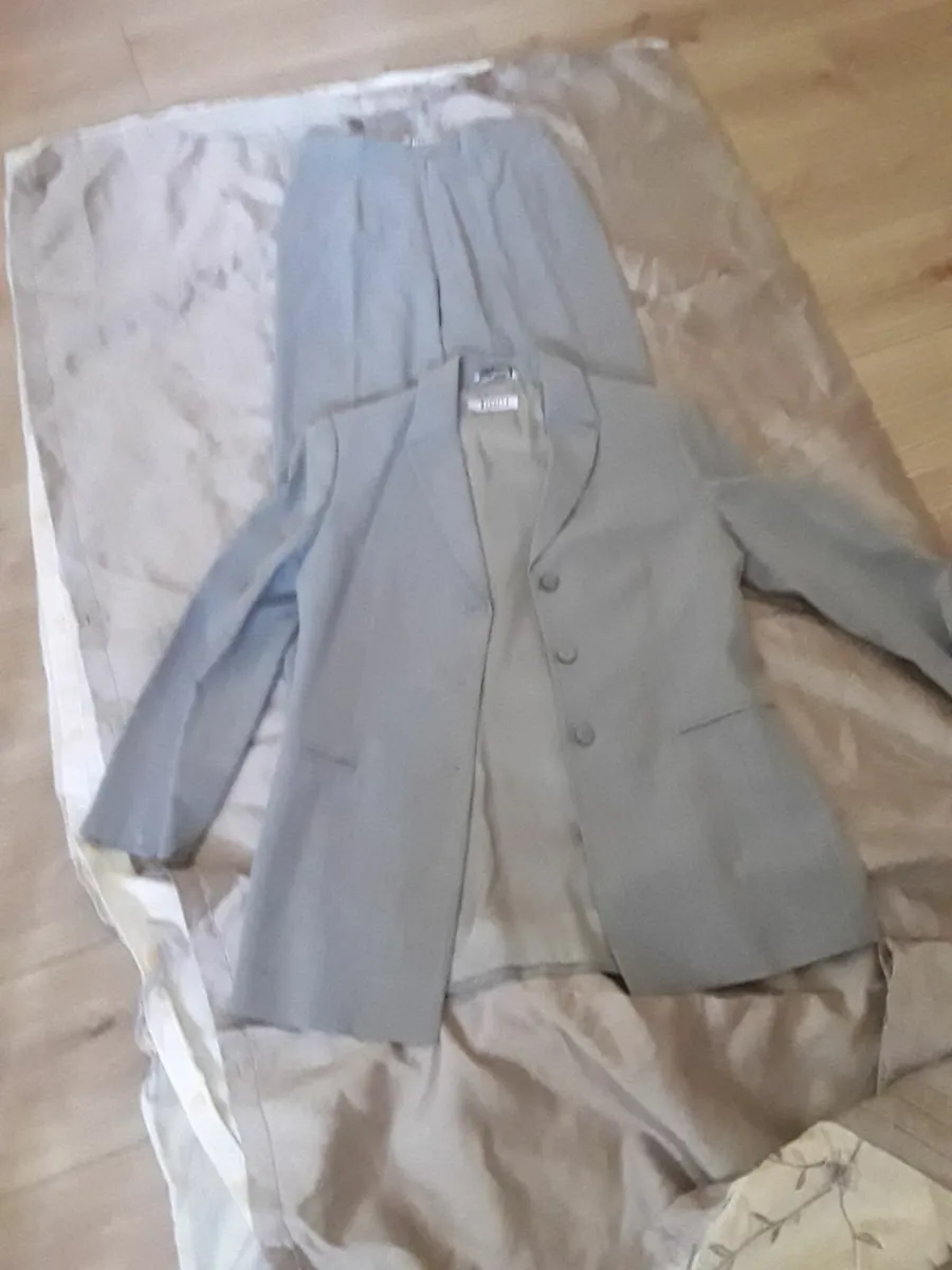Brand new ladies grey blue trouser suit - Image 3