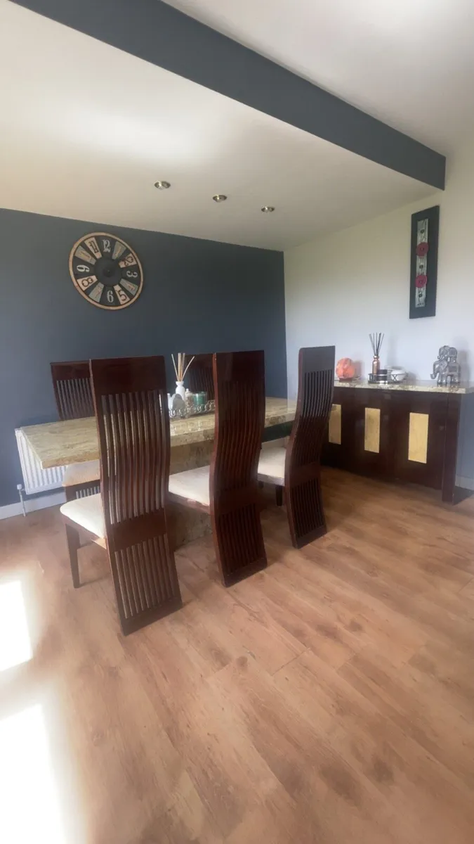 Marble table and sideboard - Image 1