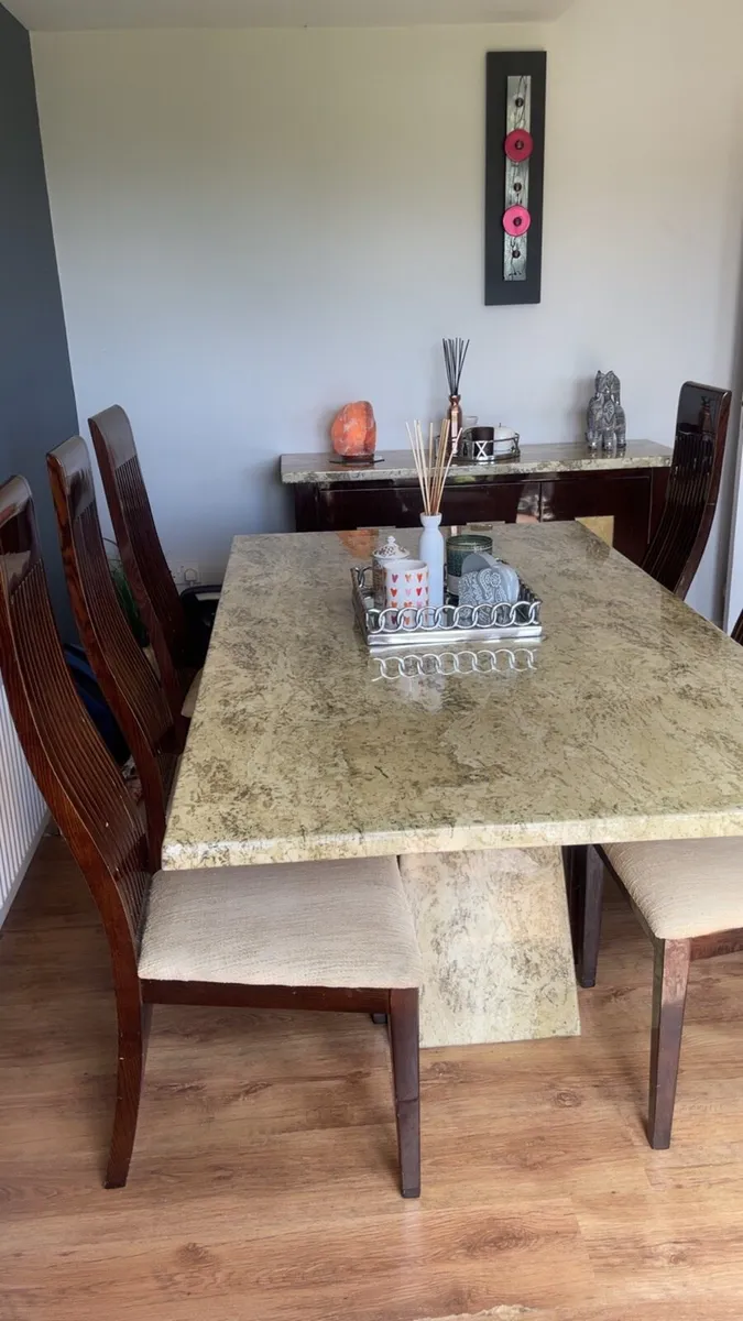 Marble table and sideboard - Image 4