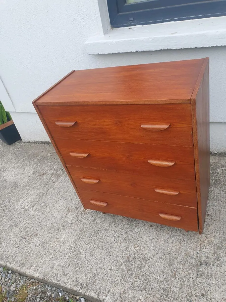 Mid century teak chest of drawers - Image 1