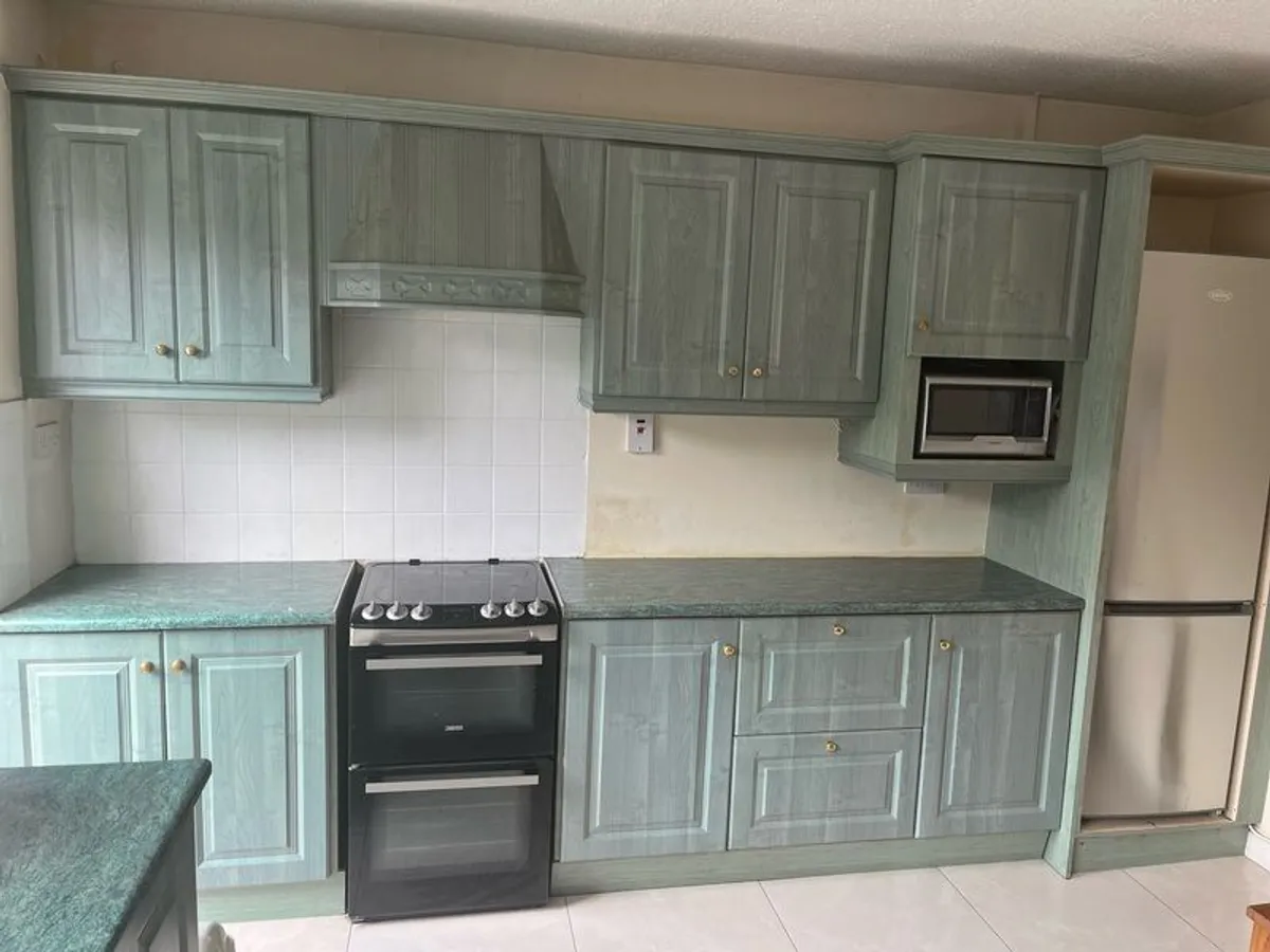 Full Kitchen including appliances - Reduced to sell - Image 1