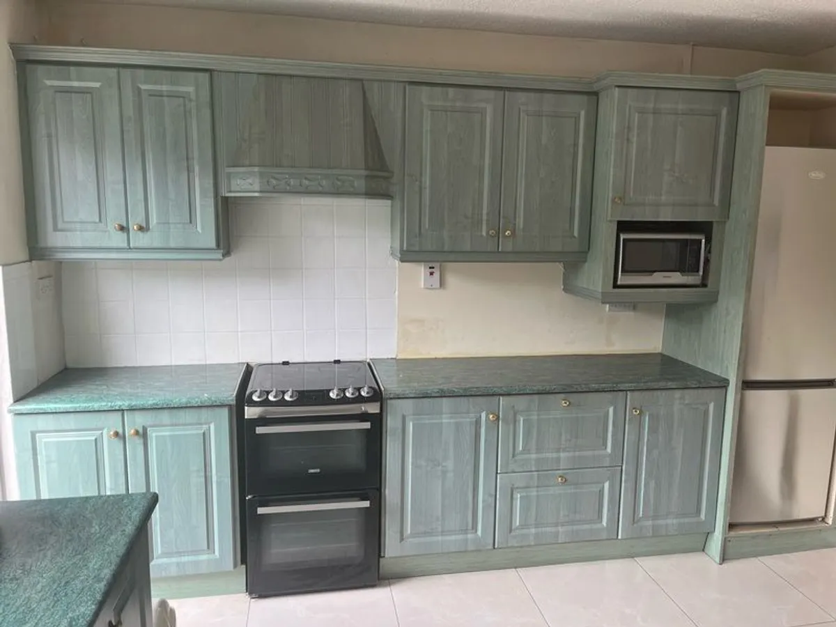 Full Kitchen including appliances - Reduced to sell - Image 2