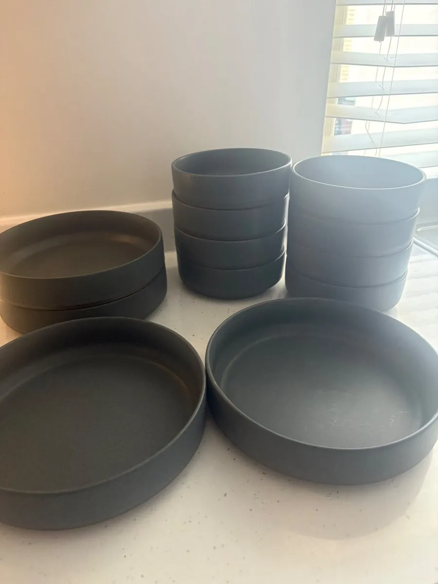 Bowls Large and small - Image 2
