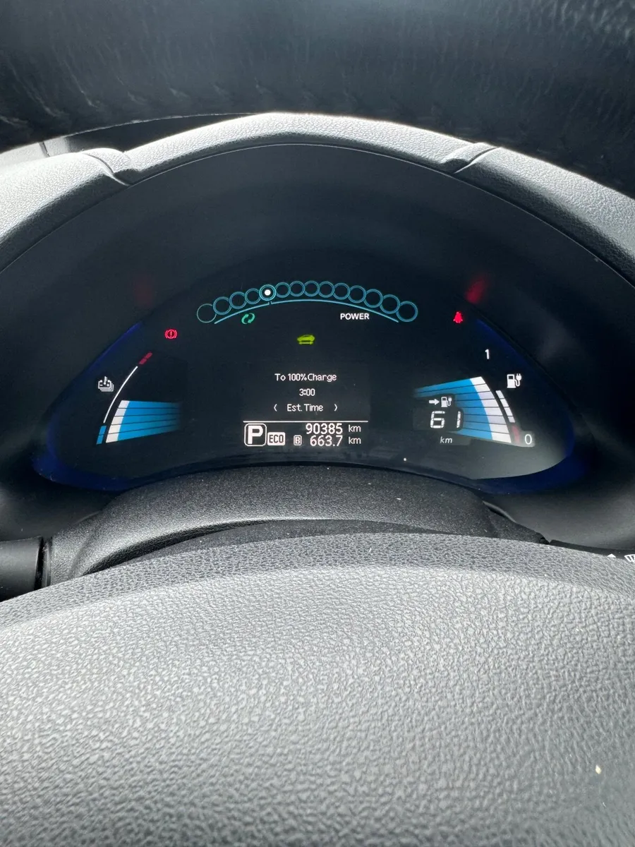 161 Nissan Leaf XE (high spec) Teckna leather - Image 2