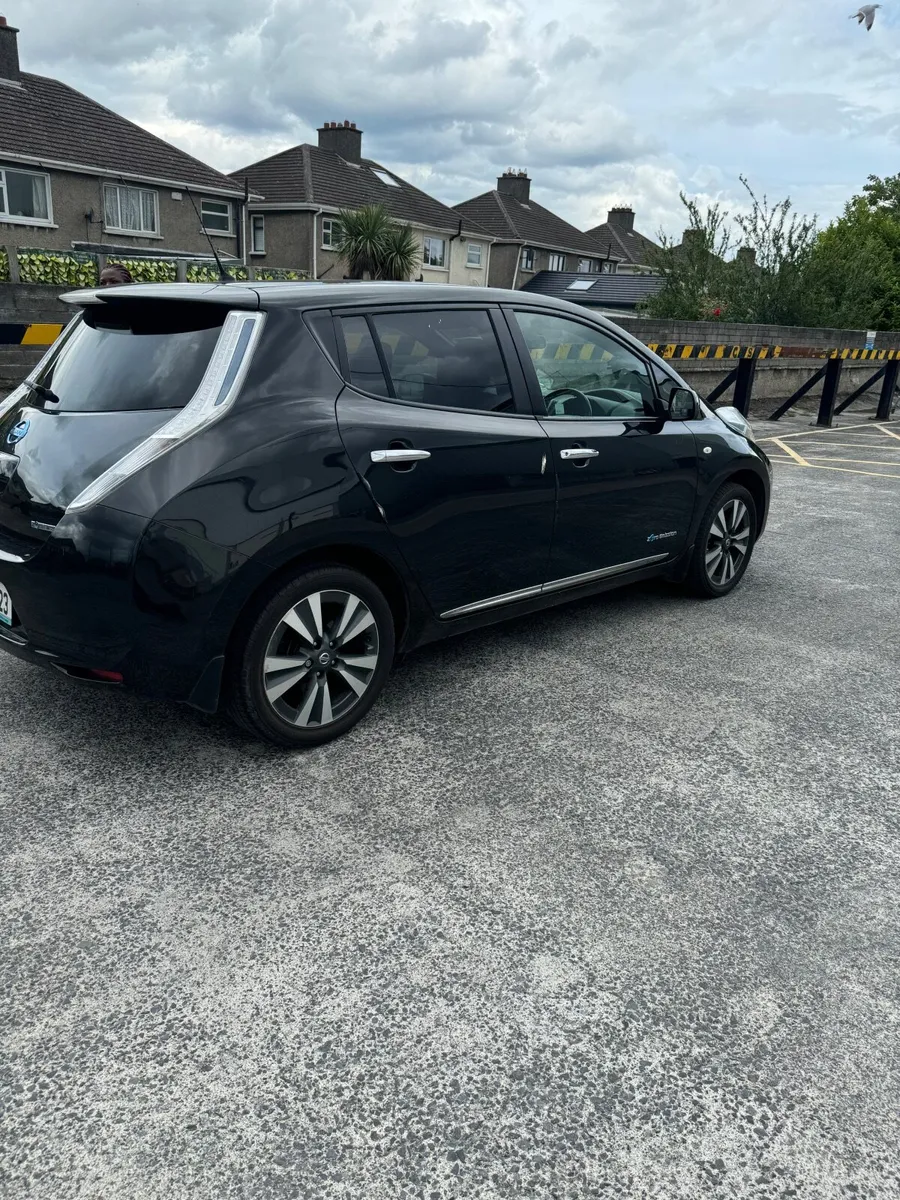 161 Nissan Leaf XE (high spec) Teckna leather - Image 1